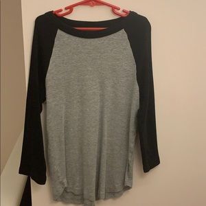 Classic grey/black mid-sleeve baseball tee